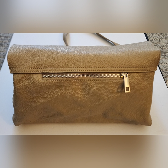 Marlon Genuine Leather Tan Shoulder/Crossbody Bag. Made In Italy - Picture 3 of 15